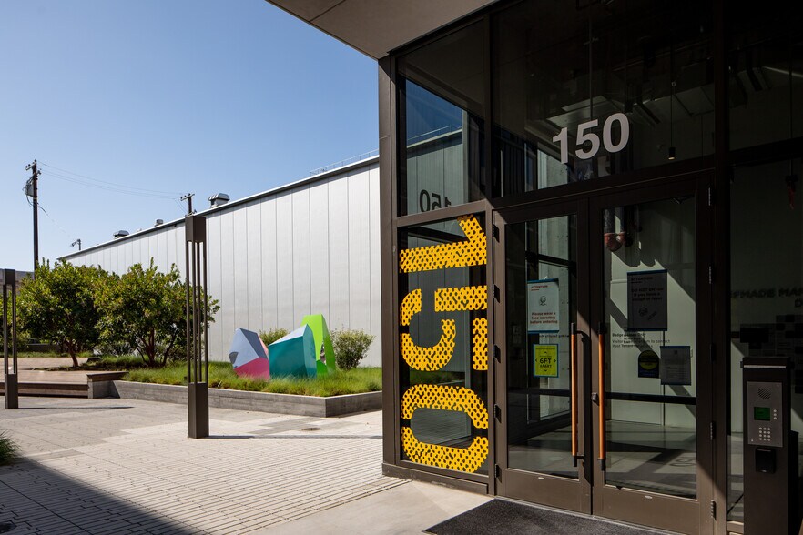 More Photos Of 150 Hooper St, San Francisco Light Manufacturing For Lease