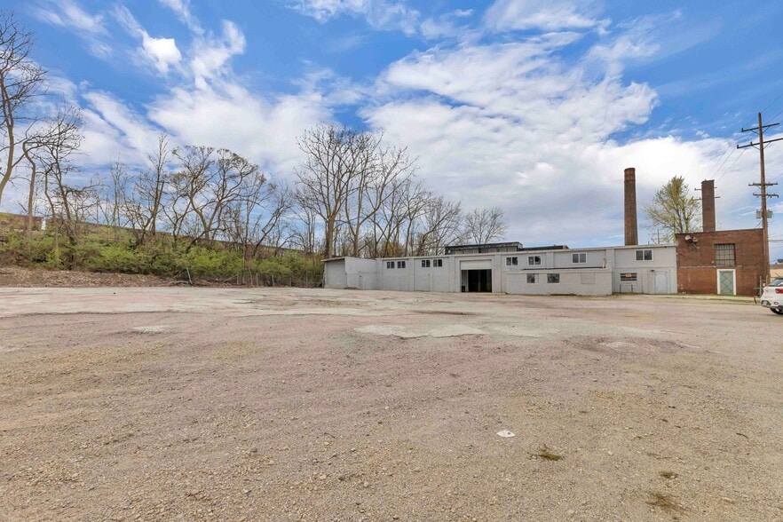 More Photos Of 7424 Bessemer Ave, Cleveland Warehouse For Sale