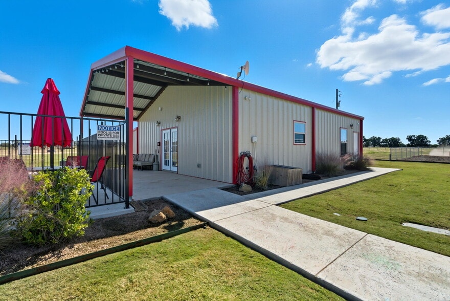 More Photos Of 351 My Ln, Millsap Trailer Camper Park For Sale