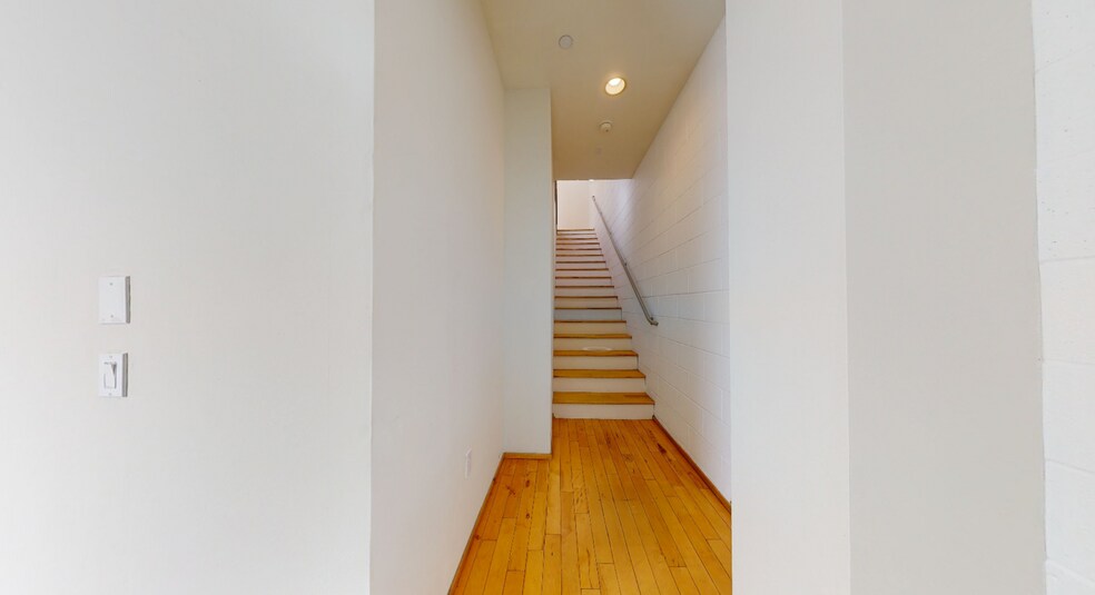 More Photos Of 3450 Cahuenga Blvd W, Los Angeles Office Residential For Lease