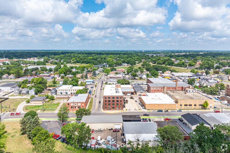 More Photos Of 251-261 S River St, Aurora Warehouse For Sale