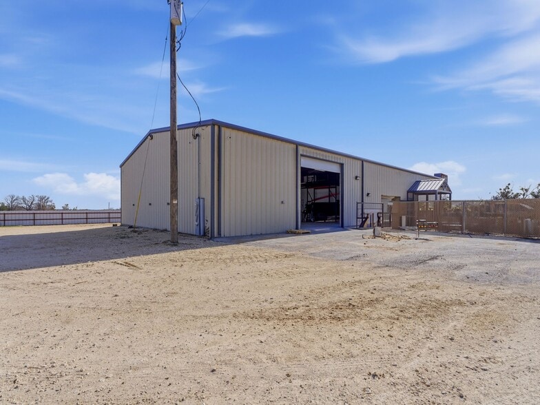 More Photos Of 1511 S Graham St, Stephenville General Retail For Sale