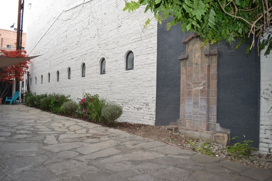 More Photos Of 26-38 S Raymond Ave, Pasadena Storefront Retail Office For Sale