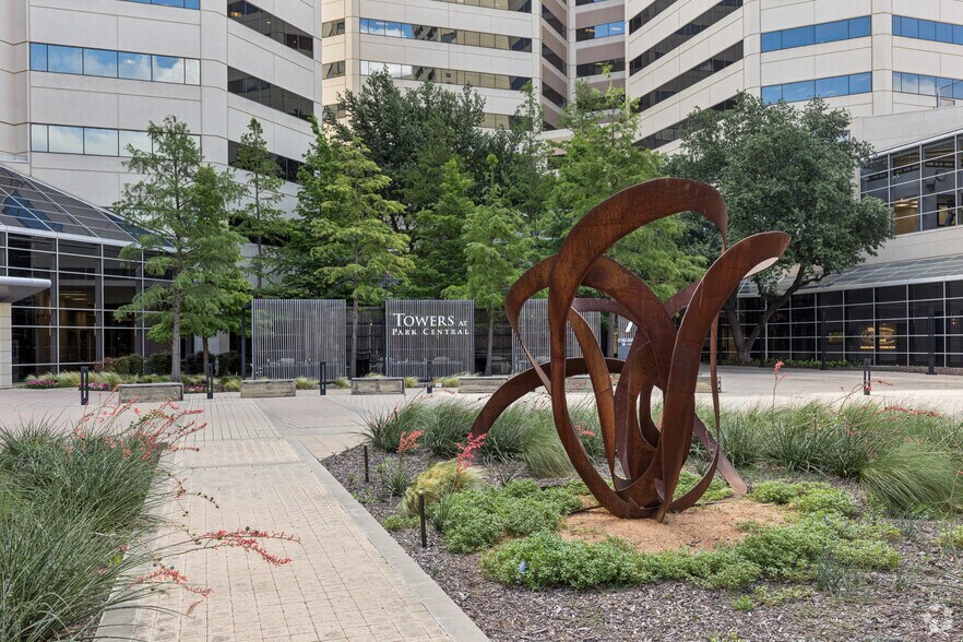 More Photos Of 12750 Merit Dr, Dallas Unknown For Lease