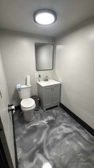 More Photos Of 36 XX NW 76 Ave, Miami General Retail For Lease
