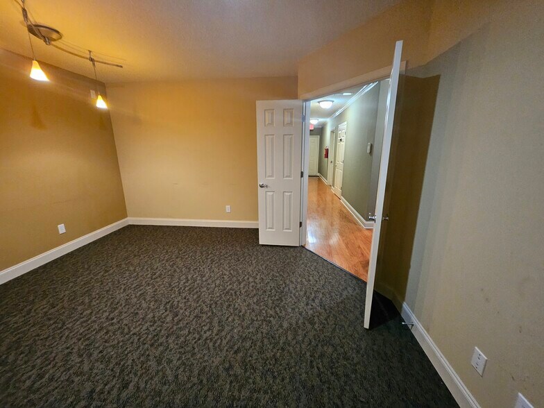 More Photos Of 101, Fayetteville Office For Lease