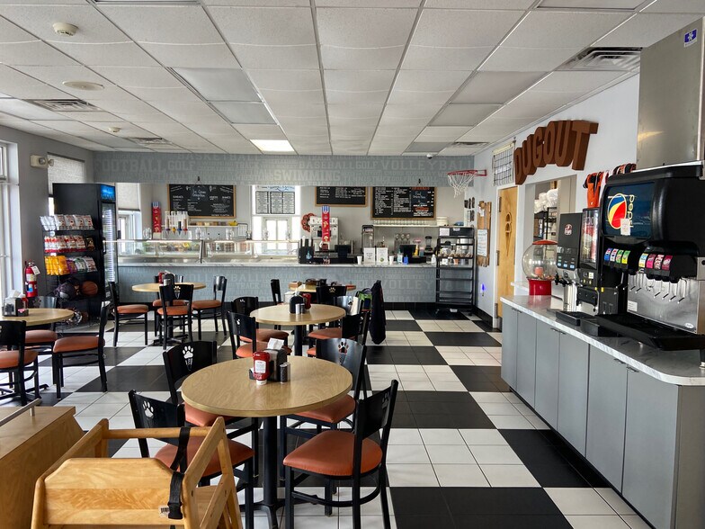 More Photos Of 117 S Main St, Manchester Fast Food For Lease