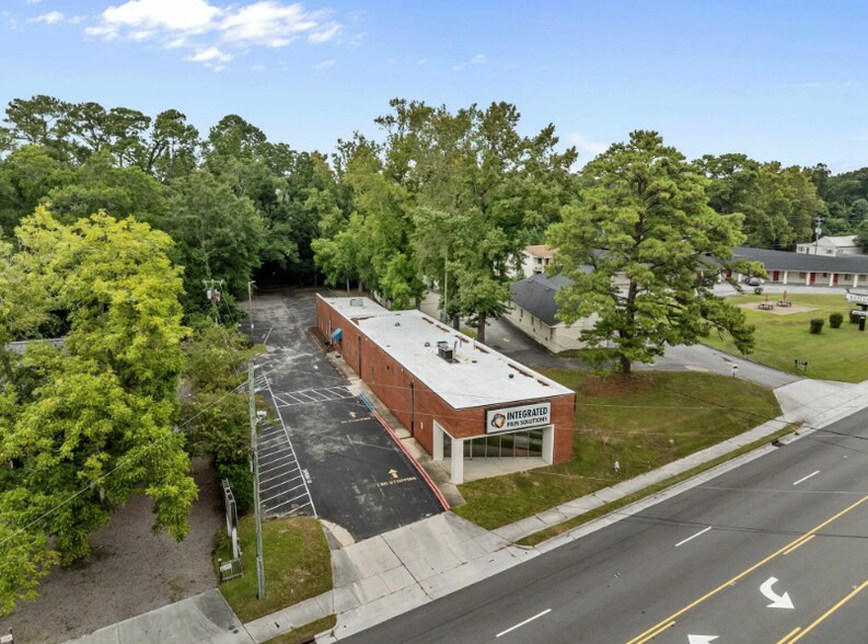 More Photos Of 2909 Market St, Wilmington Office For Sale