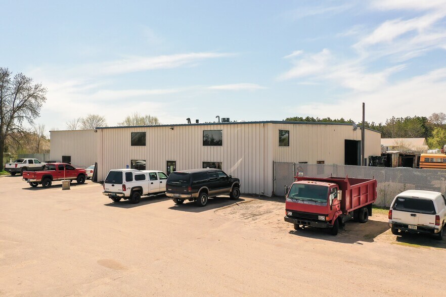 More Photos Of 1920 Wi-35, Somerset Auto Salvage Facility For Sale
