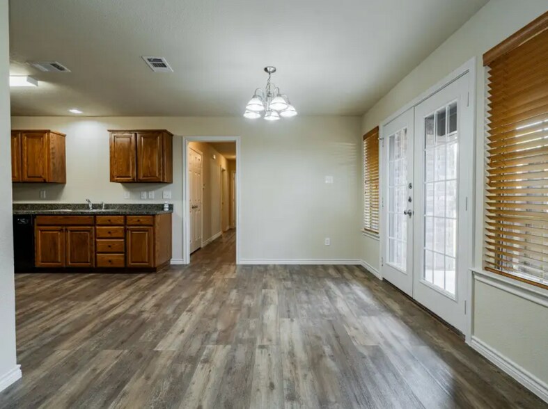 More Photos Of 26 Duplex Portfolio, Commerce Apartments For Sale