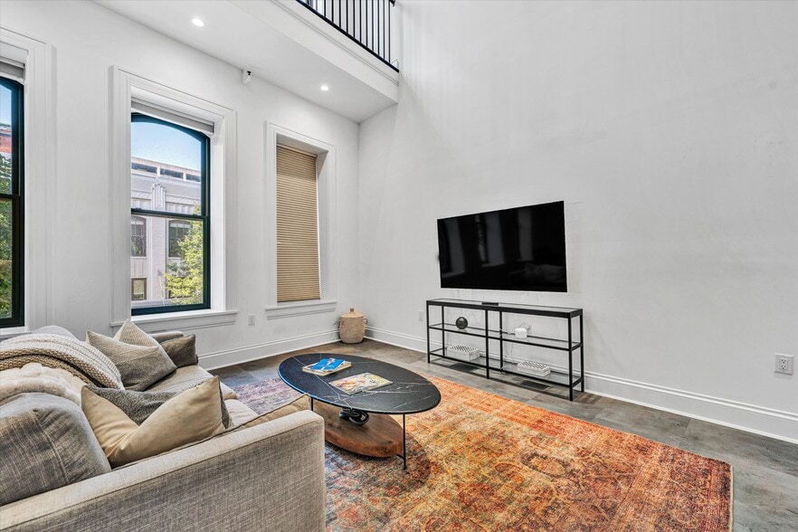 More Photos Of 109 Campbell Ave SW, Roanoke Apartments For Sale