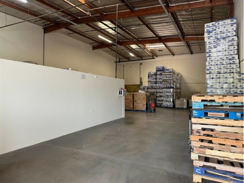 More Photos Of 4605-4631 S Alameda St, Los Angeles Unknown For Lease