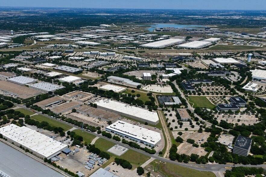 More Photos Of 8600 N Royal Ln, Irving Distribution For Lease