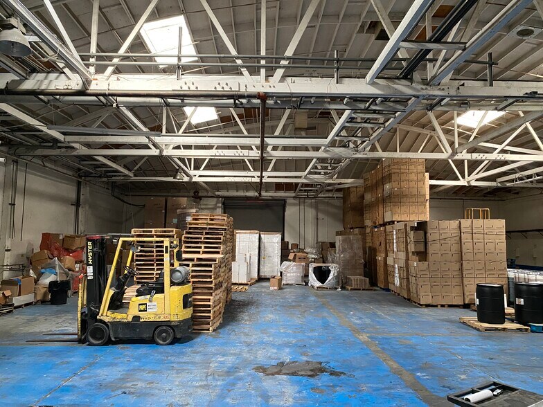 More Photos Of 1031 Industrial St, Salinas Warehouse For Lease