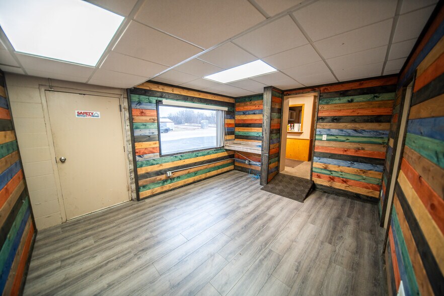 More Photos Of 1006 8th Ave SW, Austin Flex For Lease