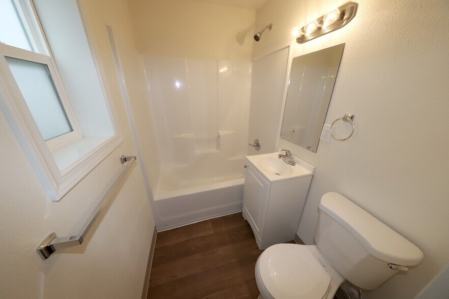 More Photos Of 1348 12th St, Salem Apartments For Sale