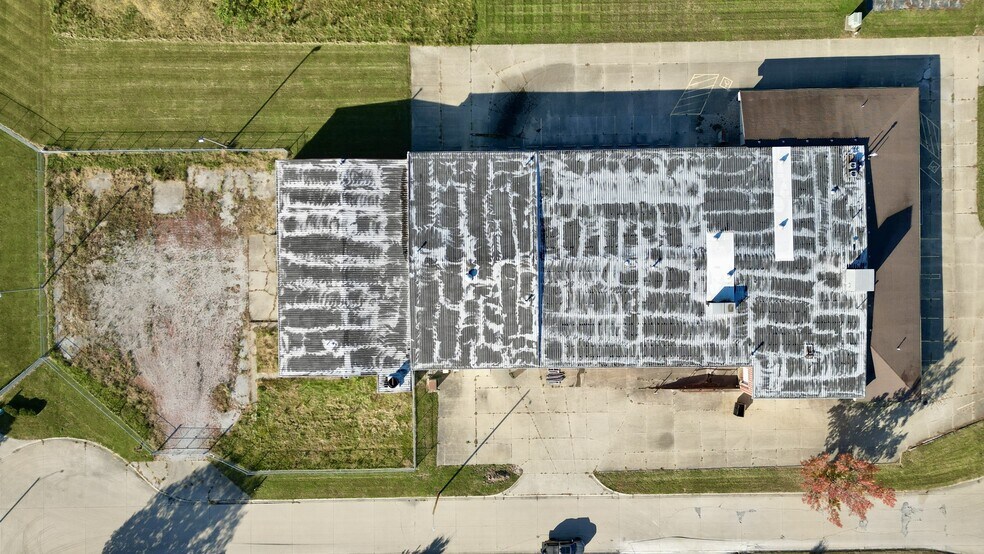 More Photos Of 2881 E Parkway Dr, Decatur Flex For Sale