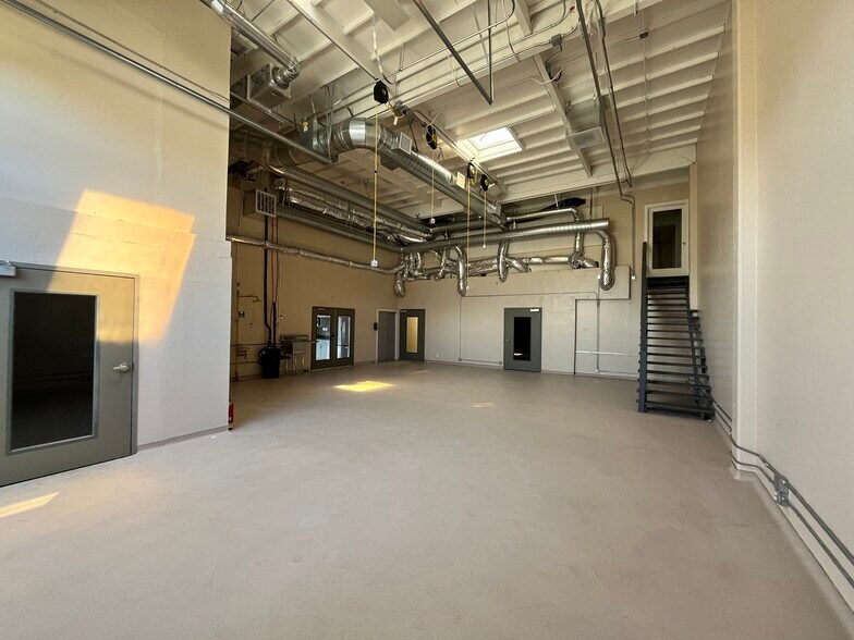 More Photos Of 1130 Independence Ave, Mountain View Light Manufacturing For Lease