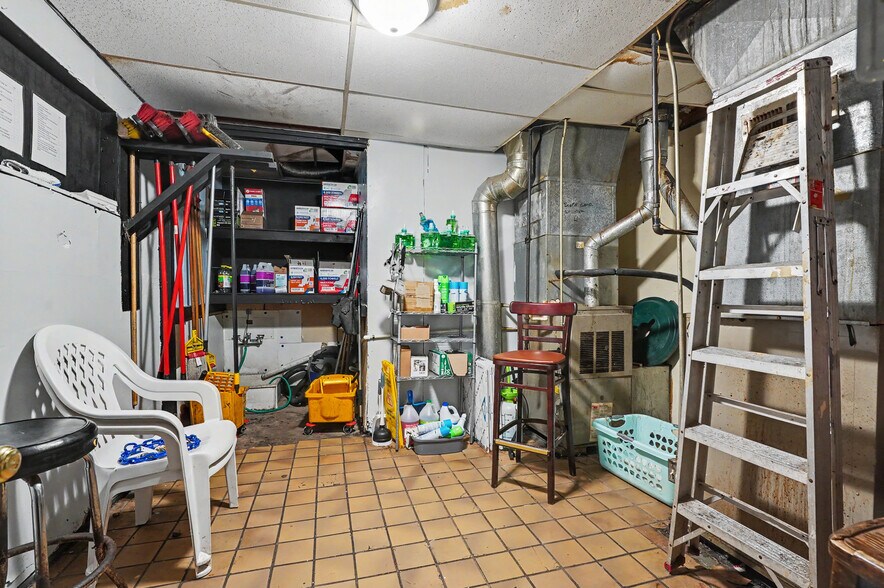 More Photos Of 244 N Water St, Kent Bar For Sale