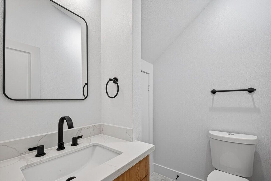 More Photos Of 7840 Nashville Unit A/B Street, Houston Apartments For Sale