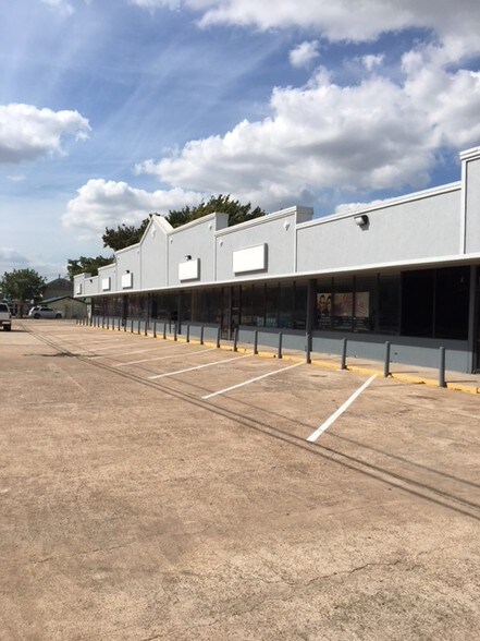 More Photos Of 5602-5608 Pinemont Dr, Houston Storefront Retail Office For Lease