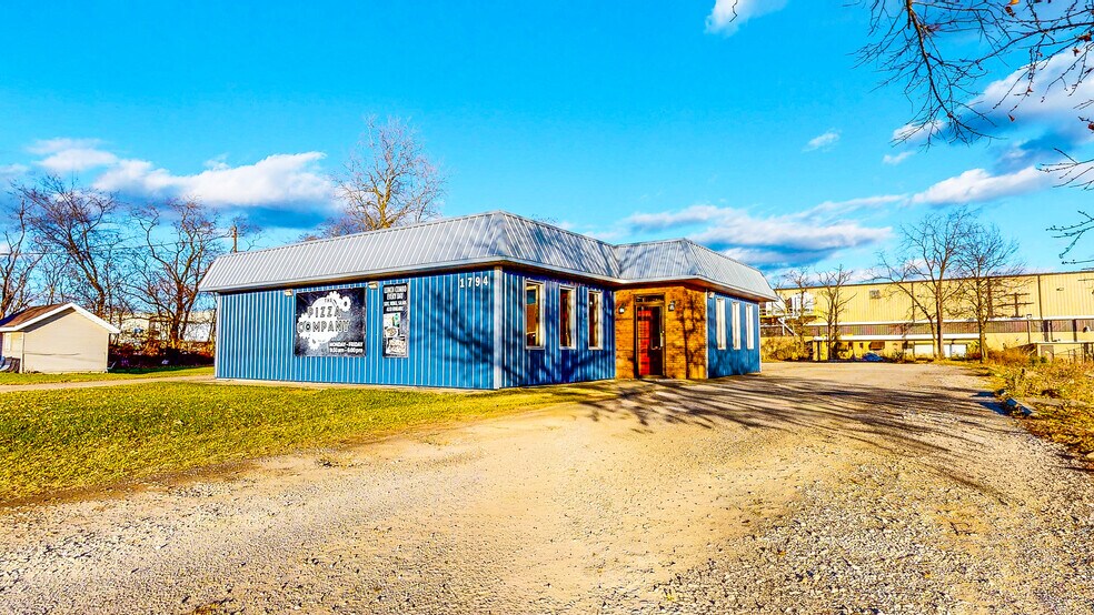 Primary Photo Of 1794 Harrington Memorial Rd, Mansfield Bar For Sale