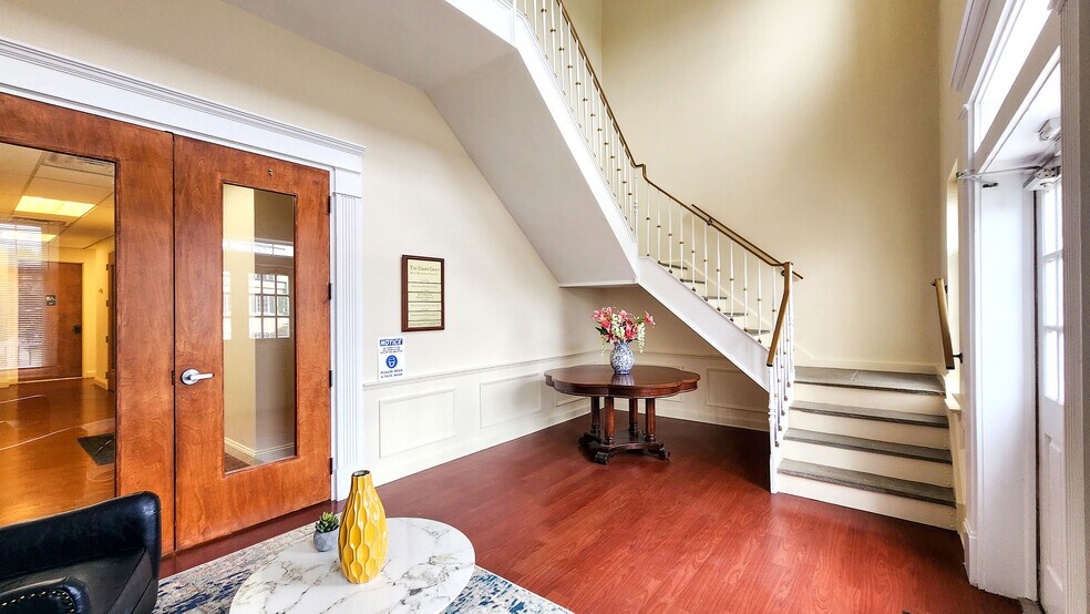 More Photos Of 97 Main St, Chatham Office For Lease