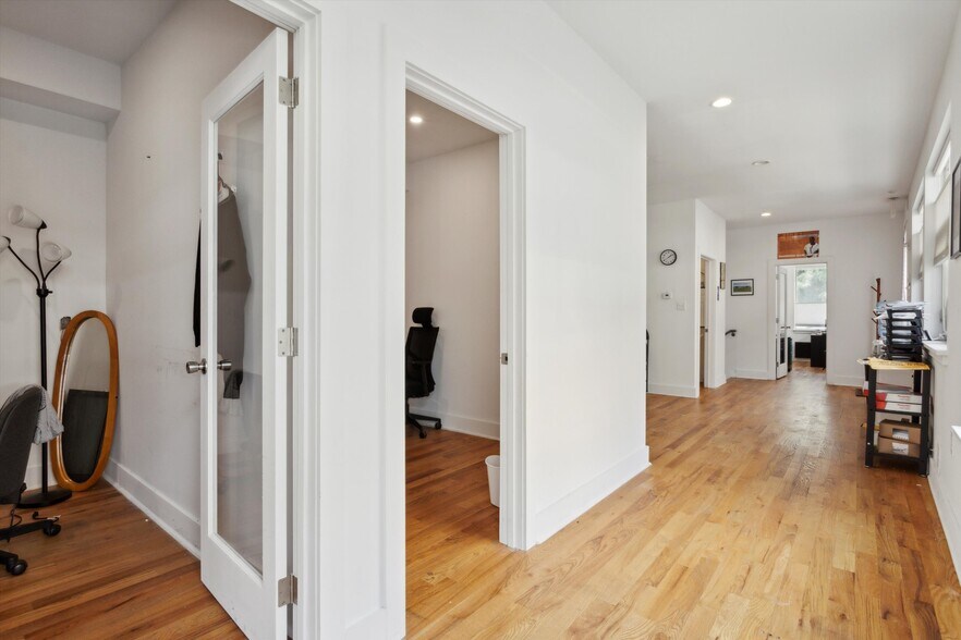 More Photos Of 631 N 12th St, Philadelphia Office Residential For Lease