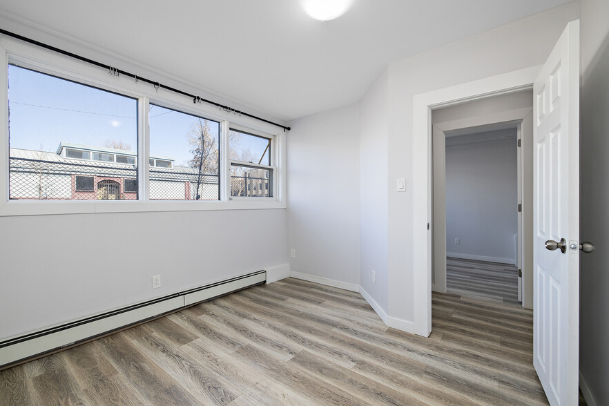 More Photos Of 10207 107 Ave NW, Edmonton Apartments For Sale