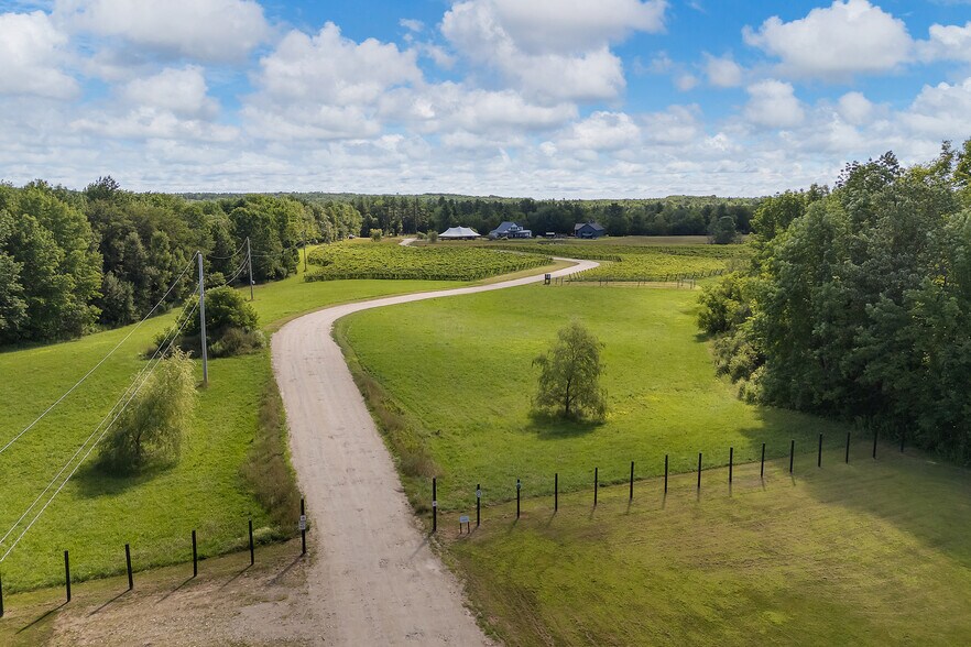 More Photos Of 10 Leeds Junction Rd, Leeds Winery Vineyard For Sale