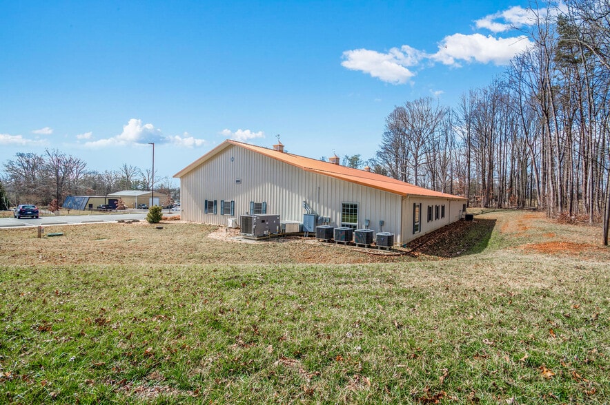 More Photos Of 7180 Opal Rd, Warrenton Office For Sale
