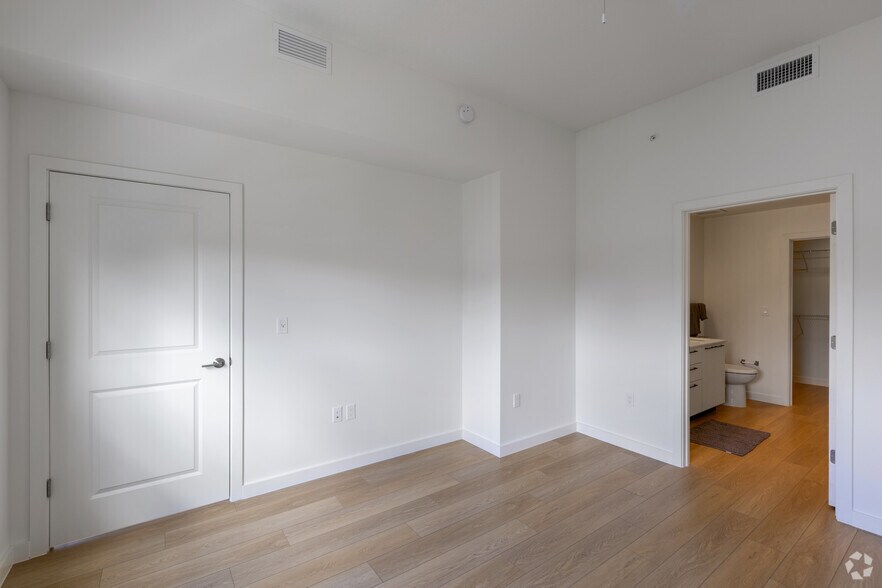 More Photos Of 8205 Commerce, Miami Lakes Apartments For Lease