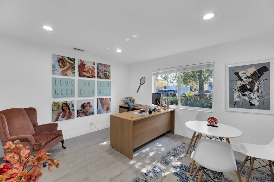 More Photos Of 301 SE 20th St, Fort Lauderdale Office For Sale