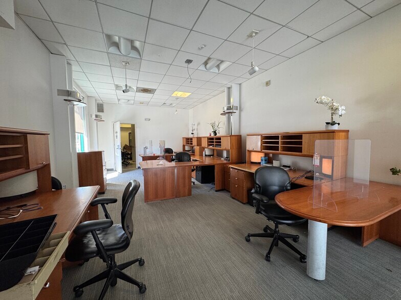 More Photos Of 5498 Geary Blvd, San Francisco Apartments For Lease