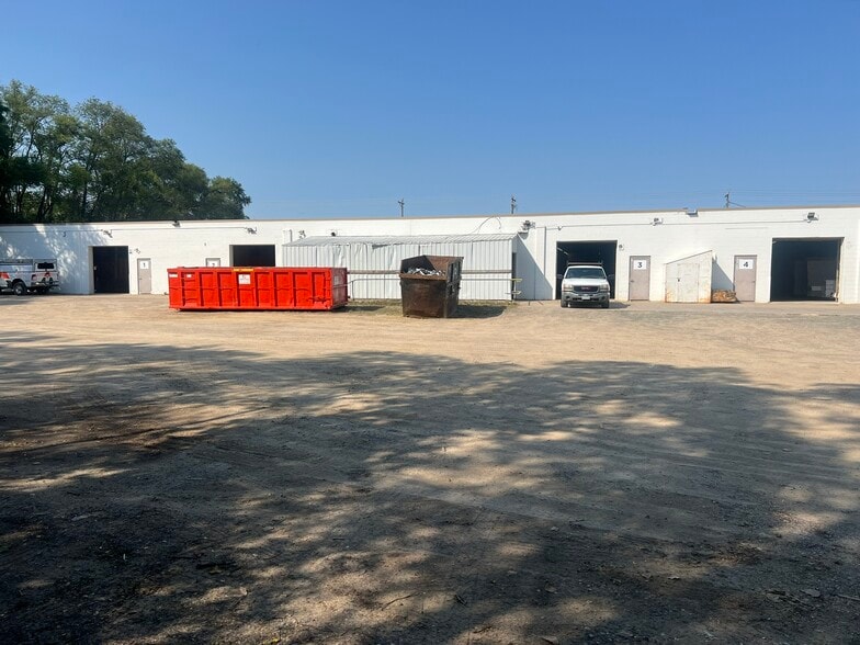 More Photos Of 1308-1314 NE 113th Ave, Blaine General Retail For Lease