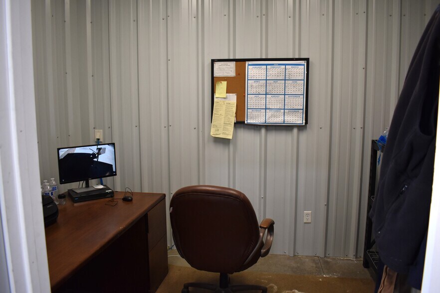 More Photos Of 504 W Front Ave, Joliet Specialty For Sale