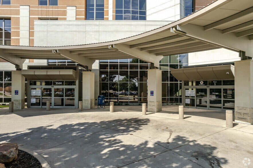 More Photos Of 3450 W Wheatland Rd, Dallas Hospital For Lease