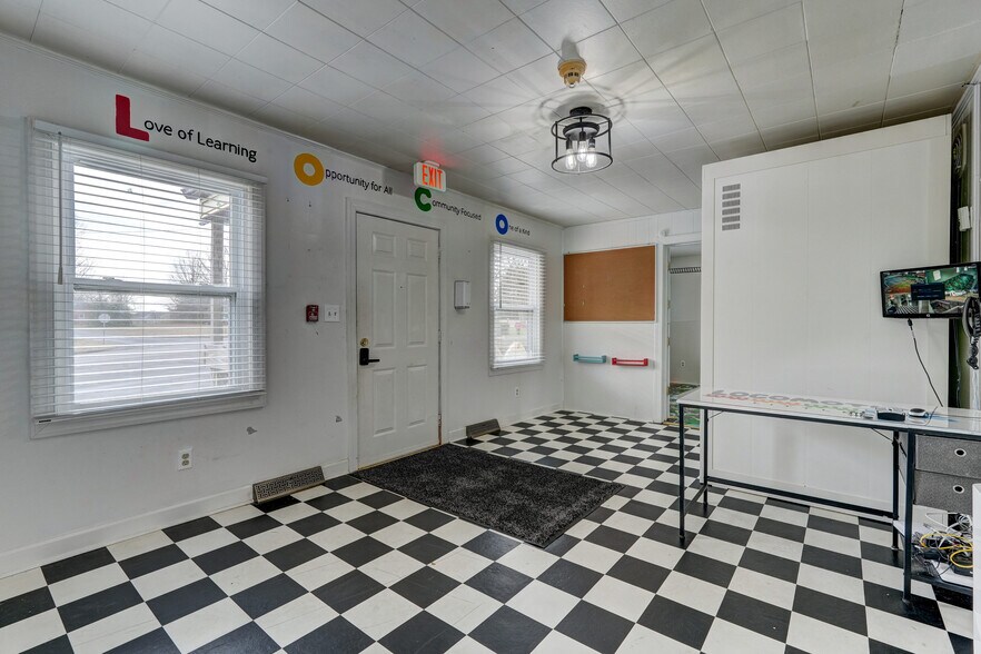 More Photos Of 1806 Vance St, Reidsville General Retail For Sale