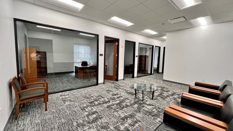 More Photos Of 481 Winscott Rd, Benbrook Office For Lease