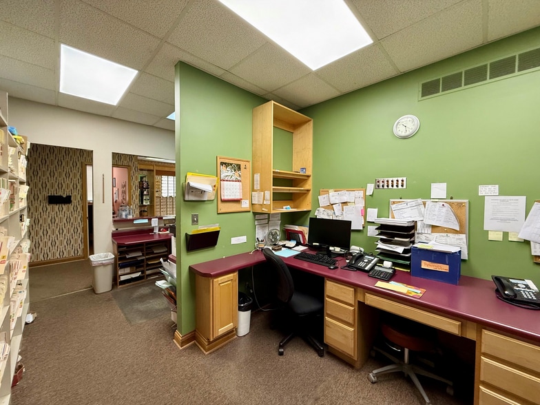 More Photos Of 711 S Calumet Rd, Chesterton Office For Sale