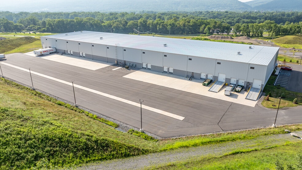 More Photos Of 137-147 Commonwealth Dr, Jenkins Distribution For Lease