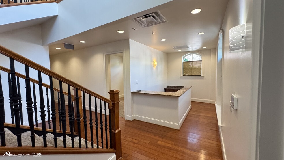 More Photos Of 8450 Holcomb Bridge Rd, Alpharetta Office For Sale