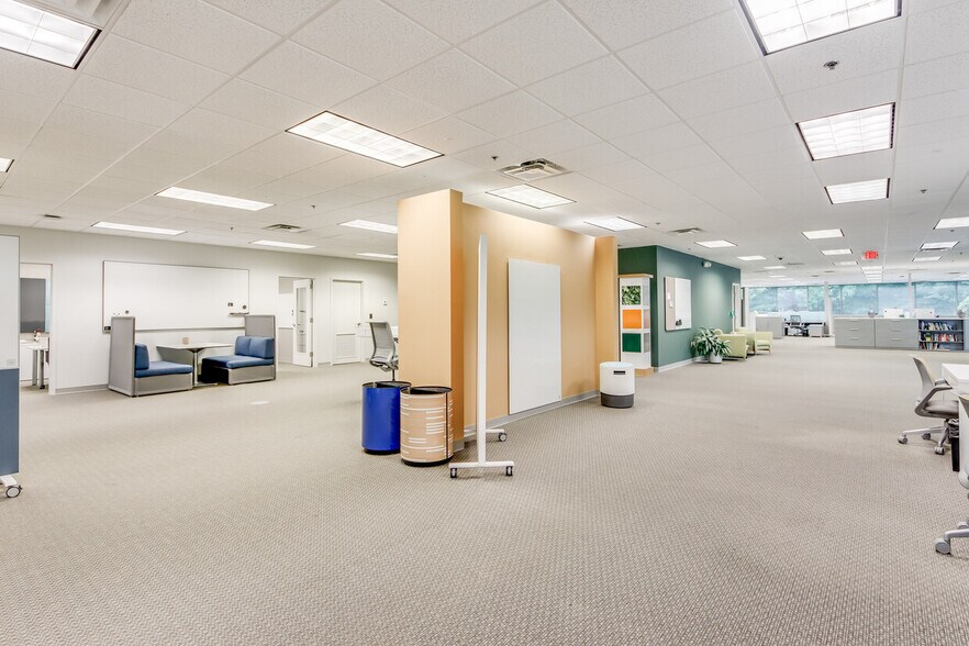 More Photos Of 10700 Abbotts Bridge Rd, Johns Creek General Retail For Lease