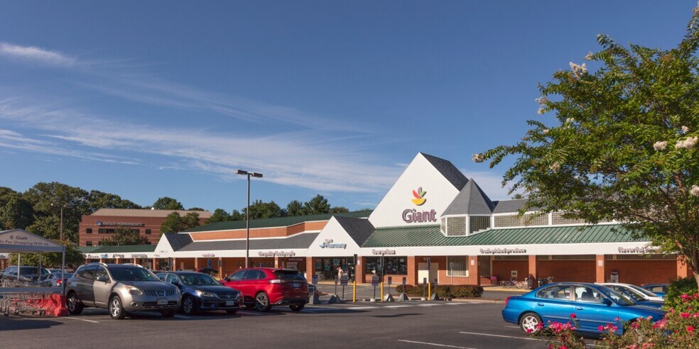 More Photos Of 6045 Burke Centre Pky, Burke Storefront Retail Office For Lease