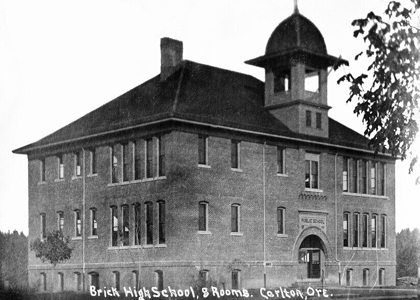 More Photos Of 229 E Monroe St, Carlton Apartments For Sale