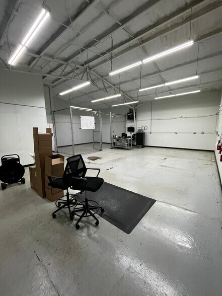 More Photos Of 24 Leonard Wood Rd, Battle Creek Manufacturing For Sale