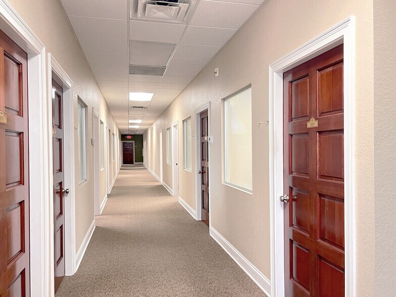 More Photos Of 308 Avenue G SW, Winter Haven Office For Lease