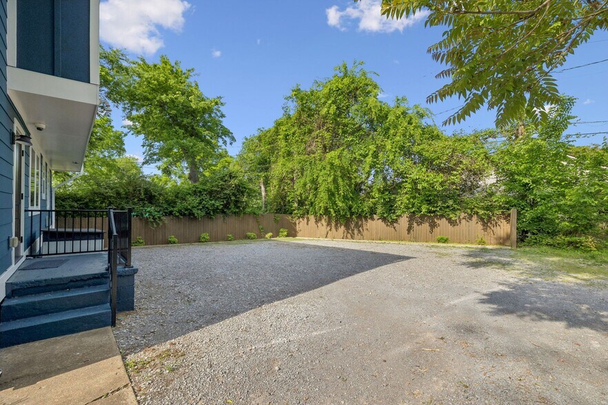 More Photos Of 2831 Azalea Pl, Nashville Office Residential For Lease