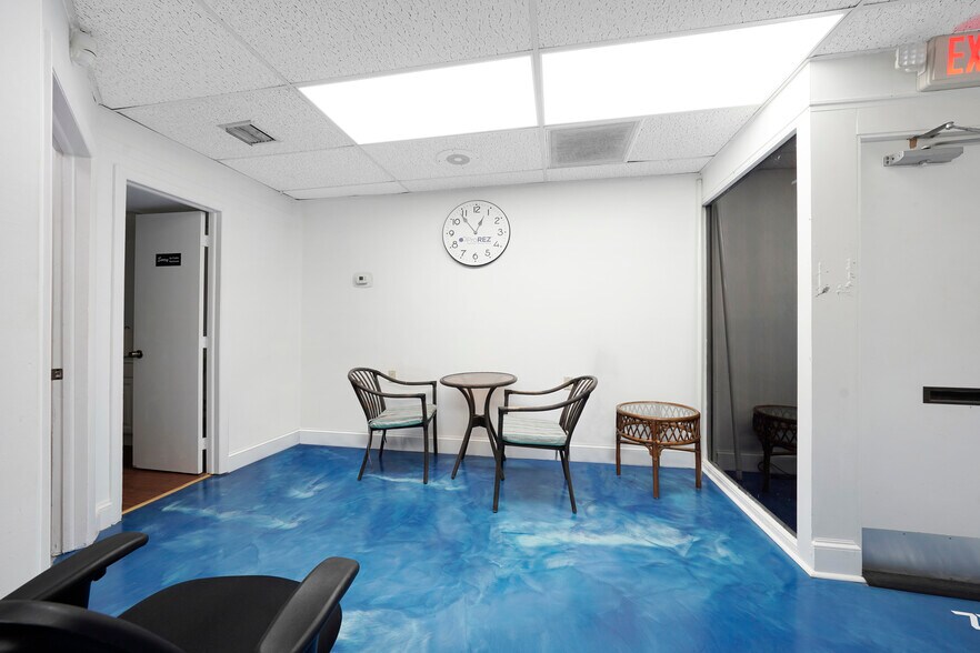 More Photos Of 1500-1536 S Dixie Hwy, Pompano Beach Showroom For Lease
