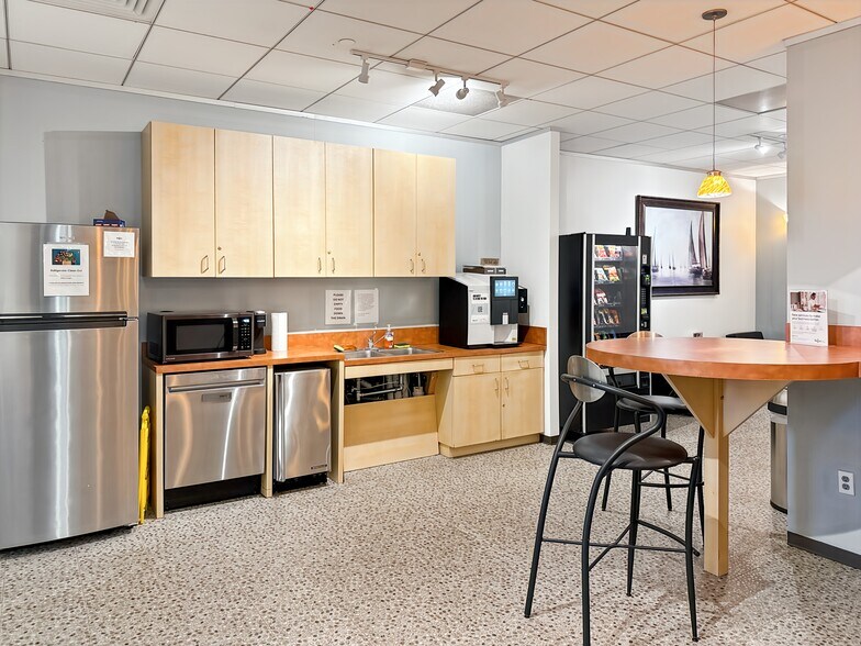 More Photos Of 2600 S Shore Blvd, League City Coworking Space